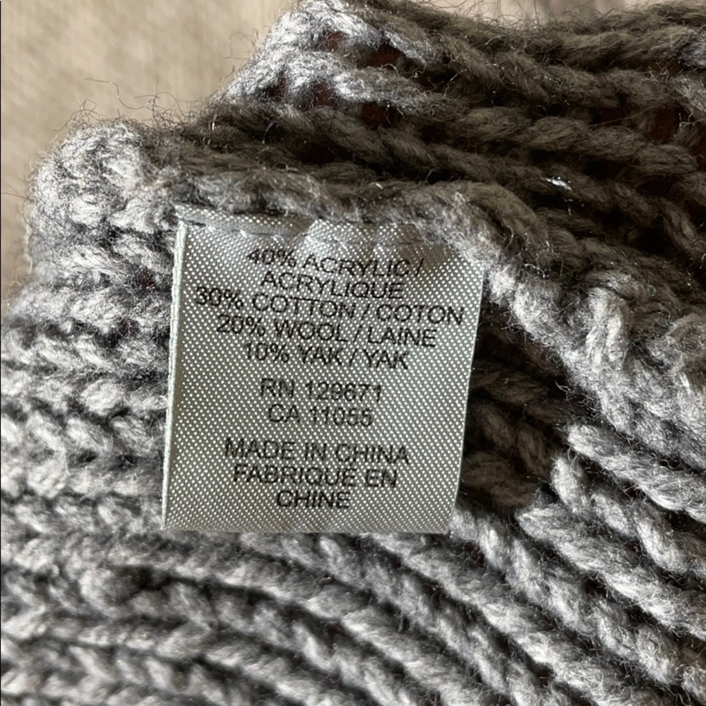 360 Sweater - Picture 4 of 7
